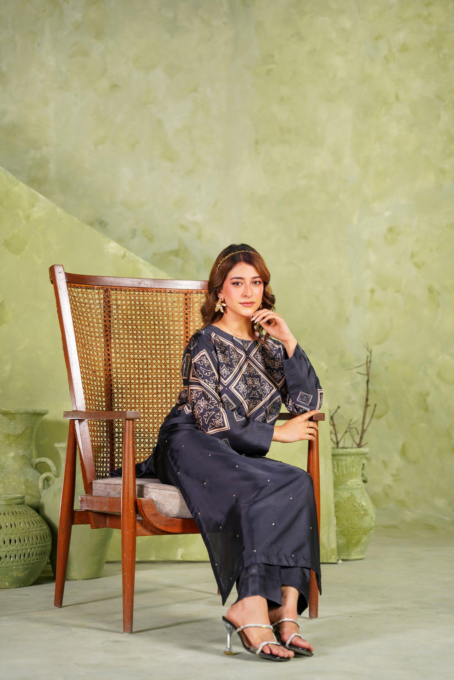 Noir Damask
