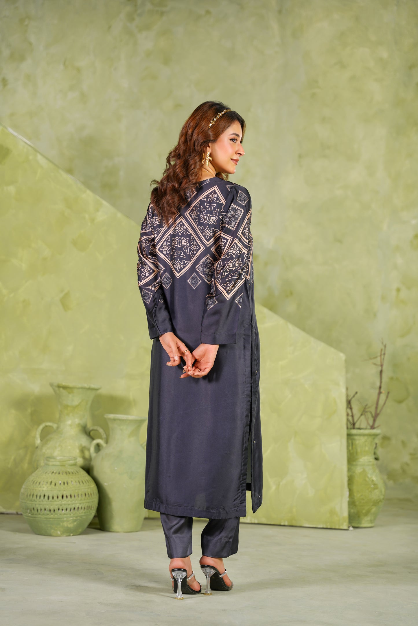 Noir Damask